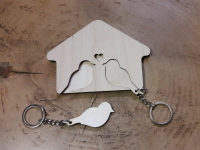 Ключница с брелками из дерева, домик для ключей. Лазерная резка и гравировка дерева, фанеры и картона