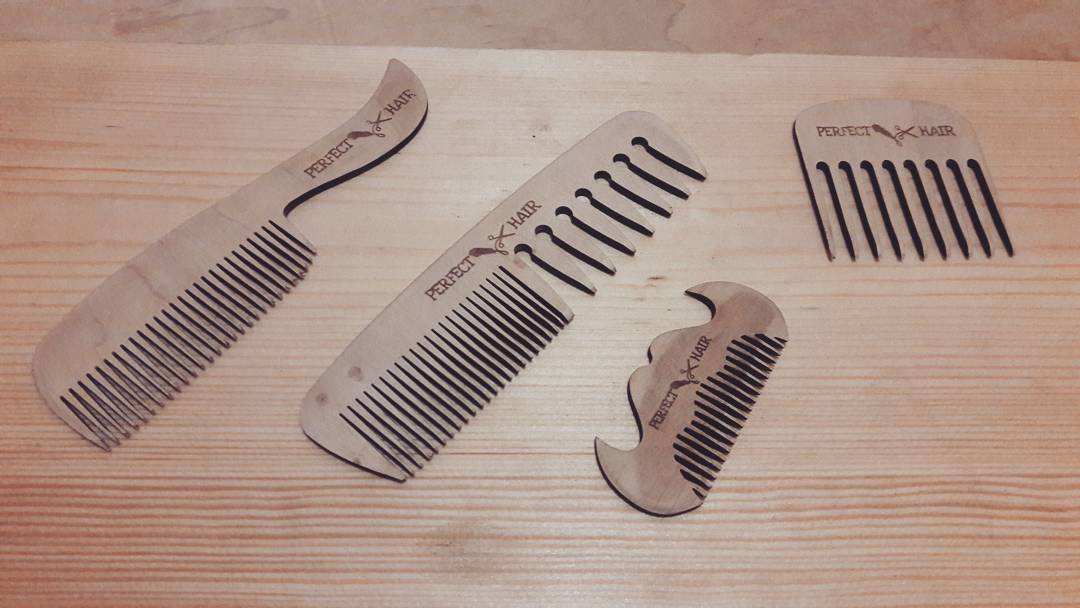 Деревянные расчёски и гребешки для бороды из фанеры с логотипом